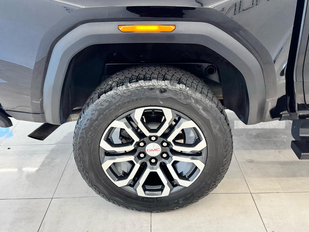 GMC Canyon 4WD Crew Cab AT4 2024