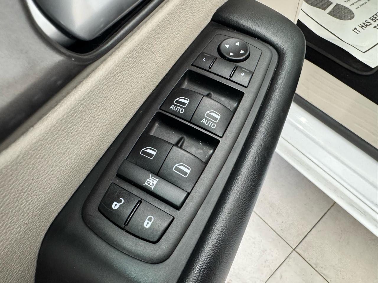 Chrysler Pacifica Touring L FWD 2024