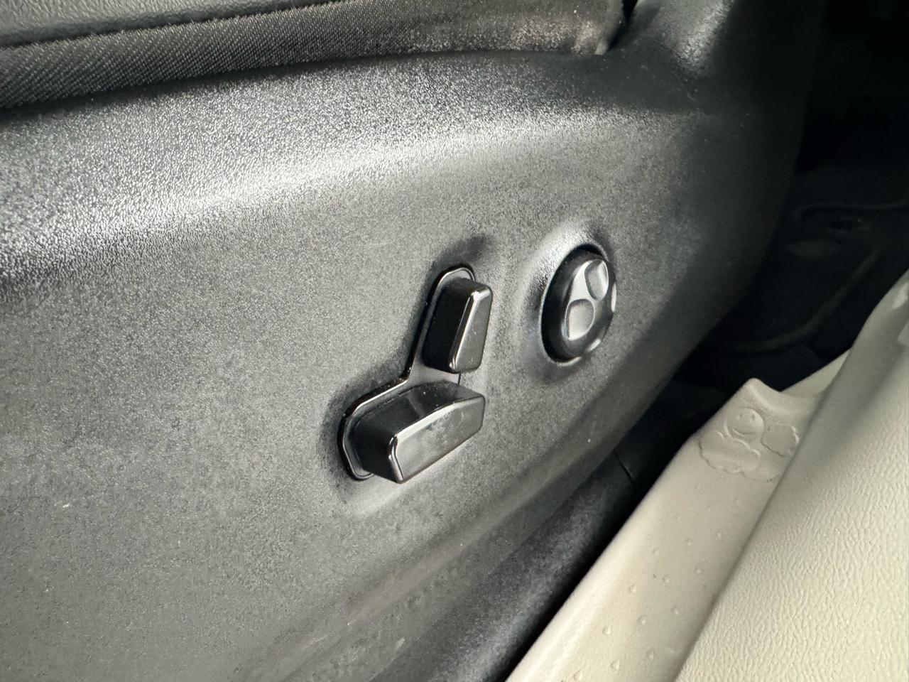 Chrysler Pacifica Touring L FWD 2024