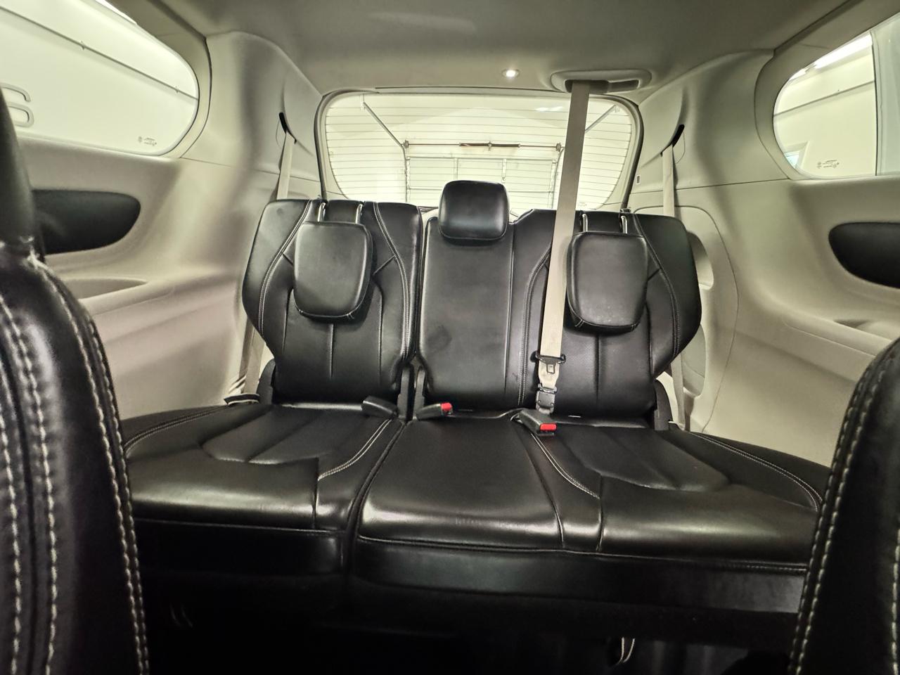 Chrysler Pacifica Touring L FWD 2024