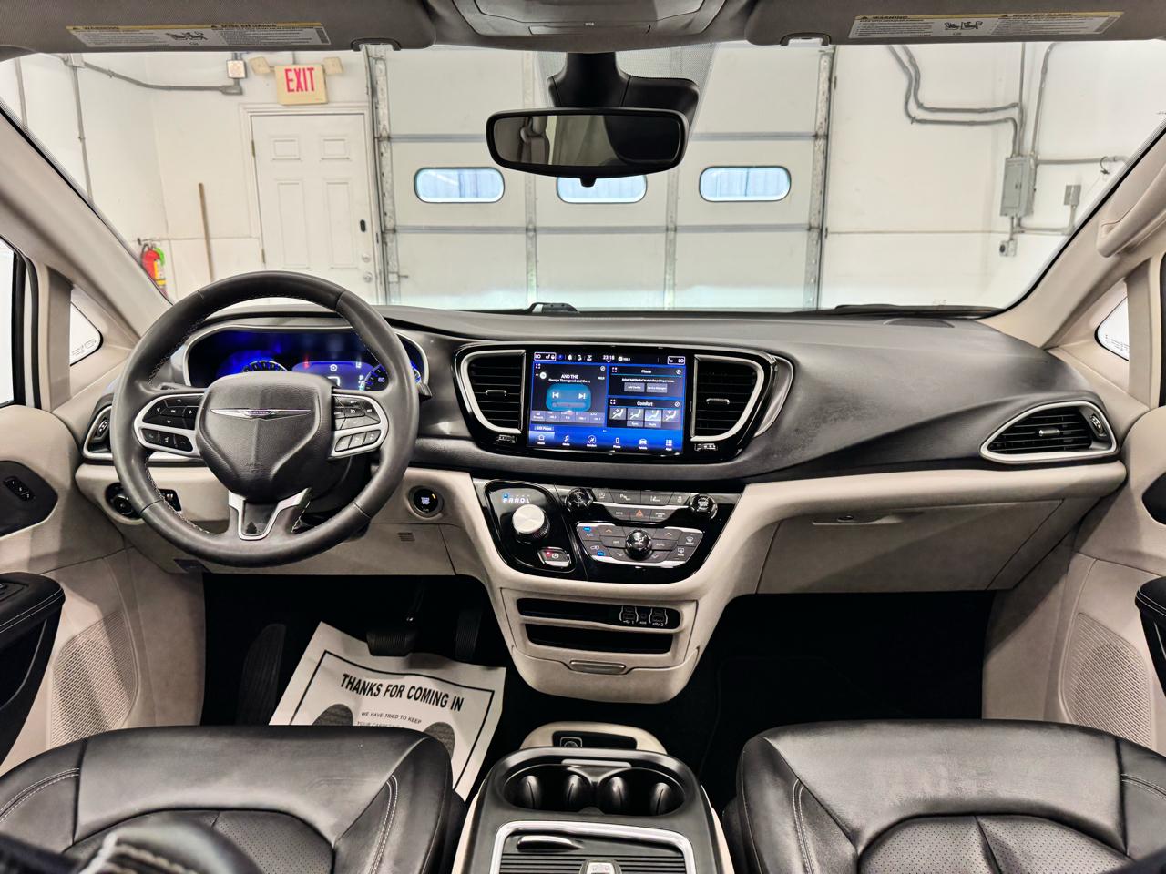 Chrysler Pacifica Touring L FWD 2024