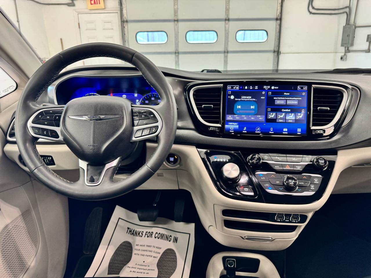 Chrysler Pacifica Touring L FWD 2024