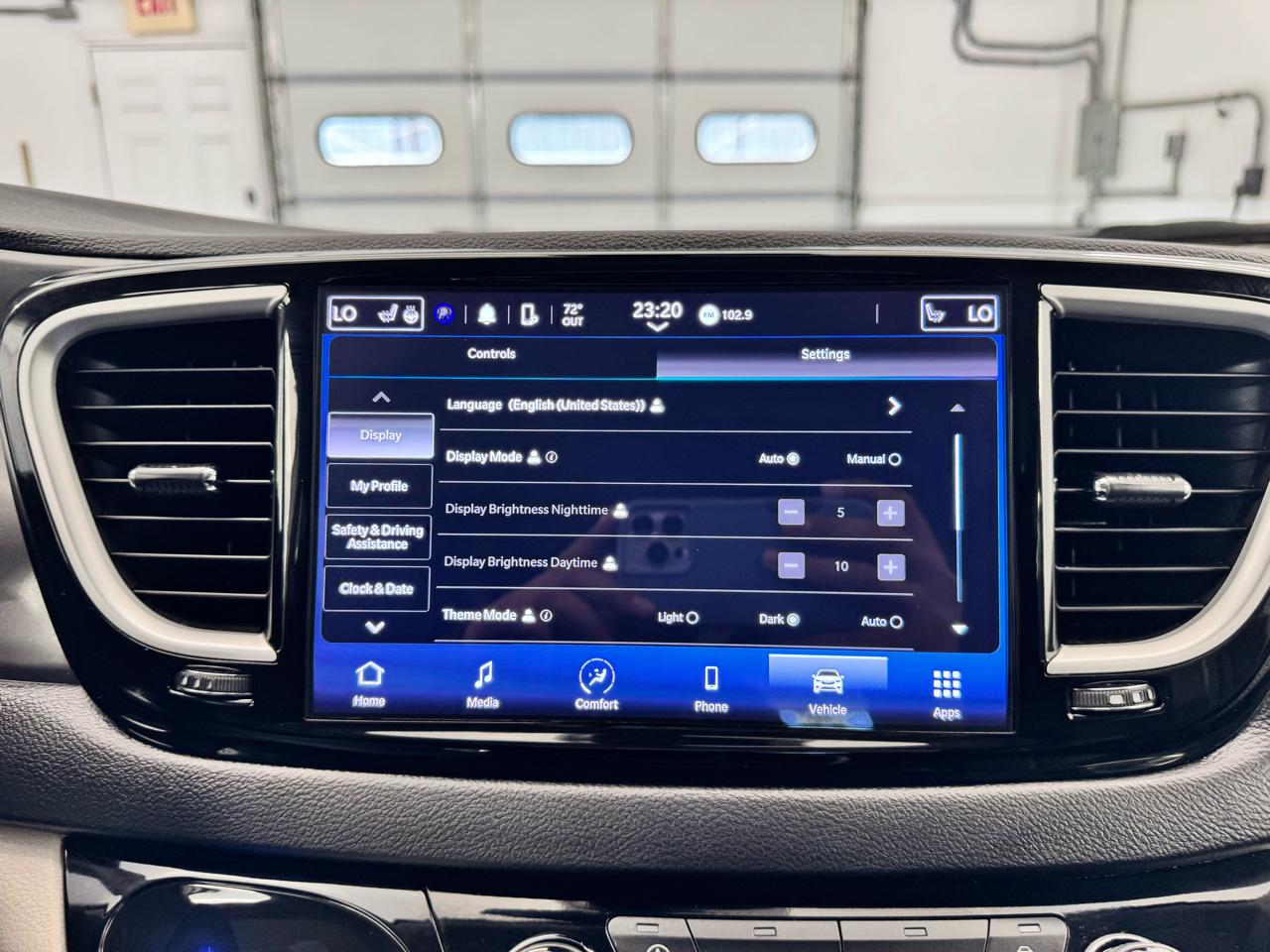 Chrysler Pacifica Touring L FWD 2024