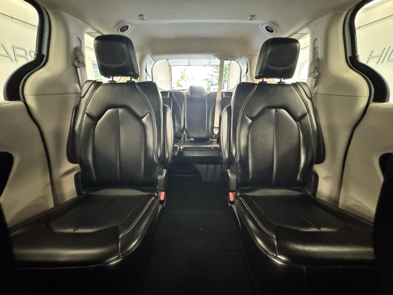 Chrysler Pacifica Touring L FWD 2024