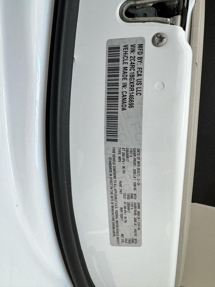 Chrysler Pacifica Touring L FWD 2024