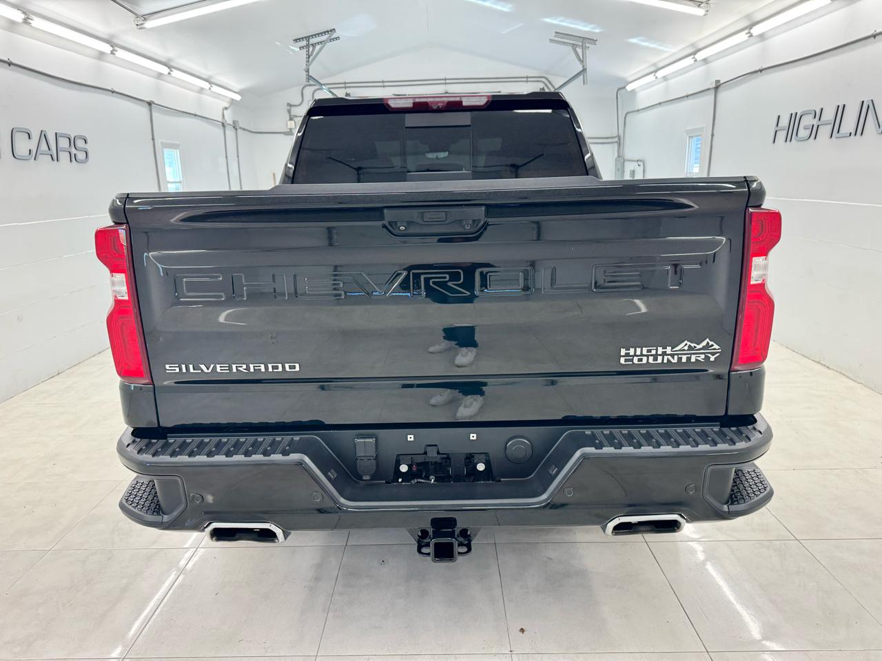 Chevrolet Silverado 1500 4WD Crew Cab 147" High Country 2023