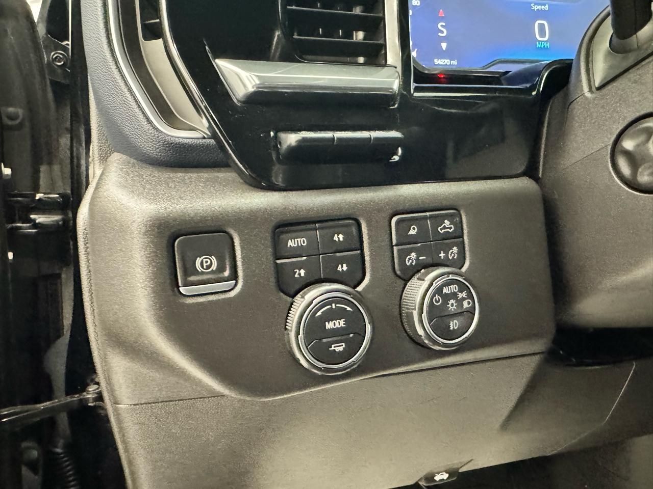 Chevrolet Silverado 1500 4WD Crew Cab 147" High Country 2023