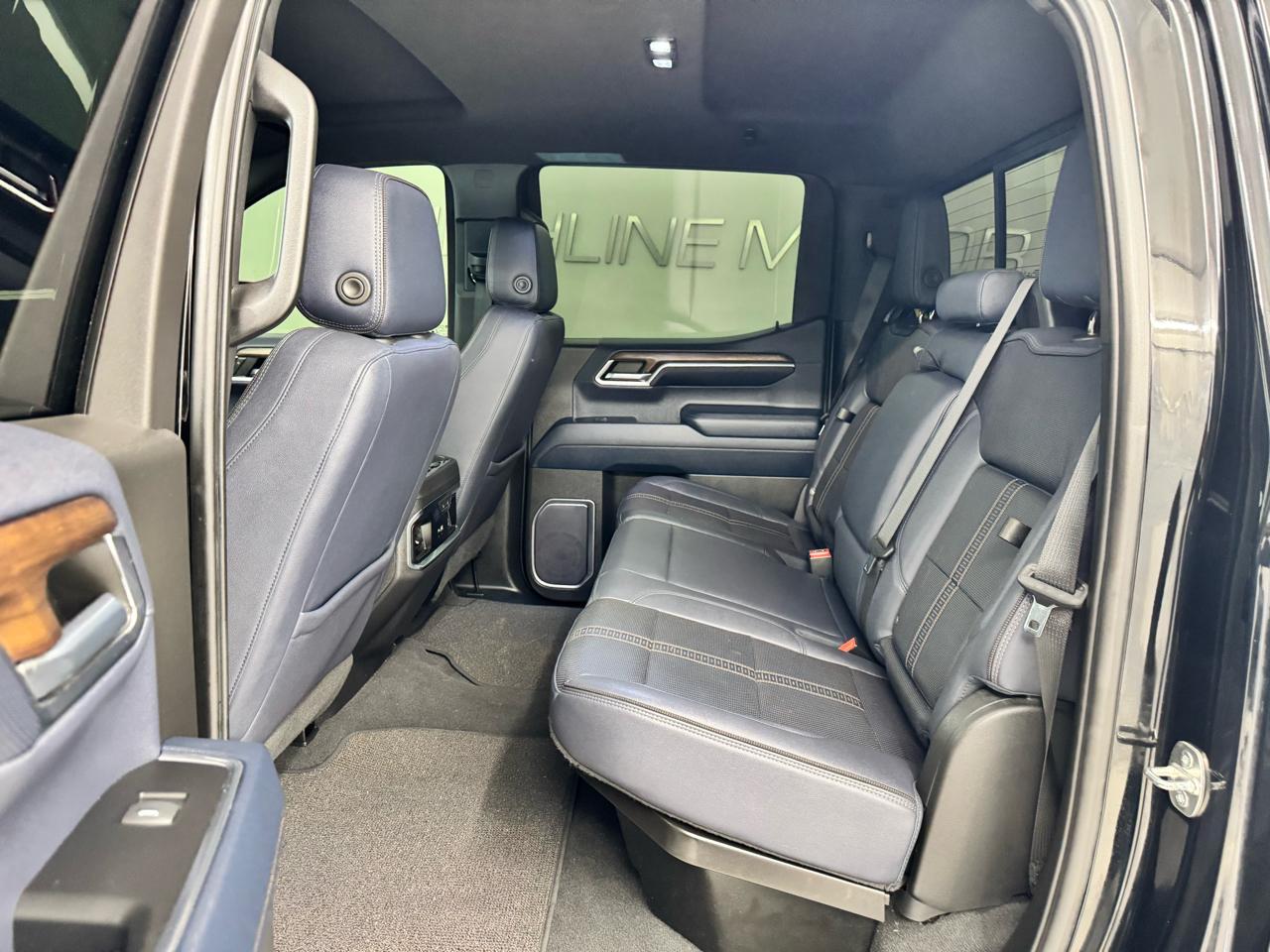 Chevrolet Silverado 1500 4WD Crew Cab 147" High Country 2023