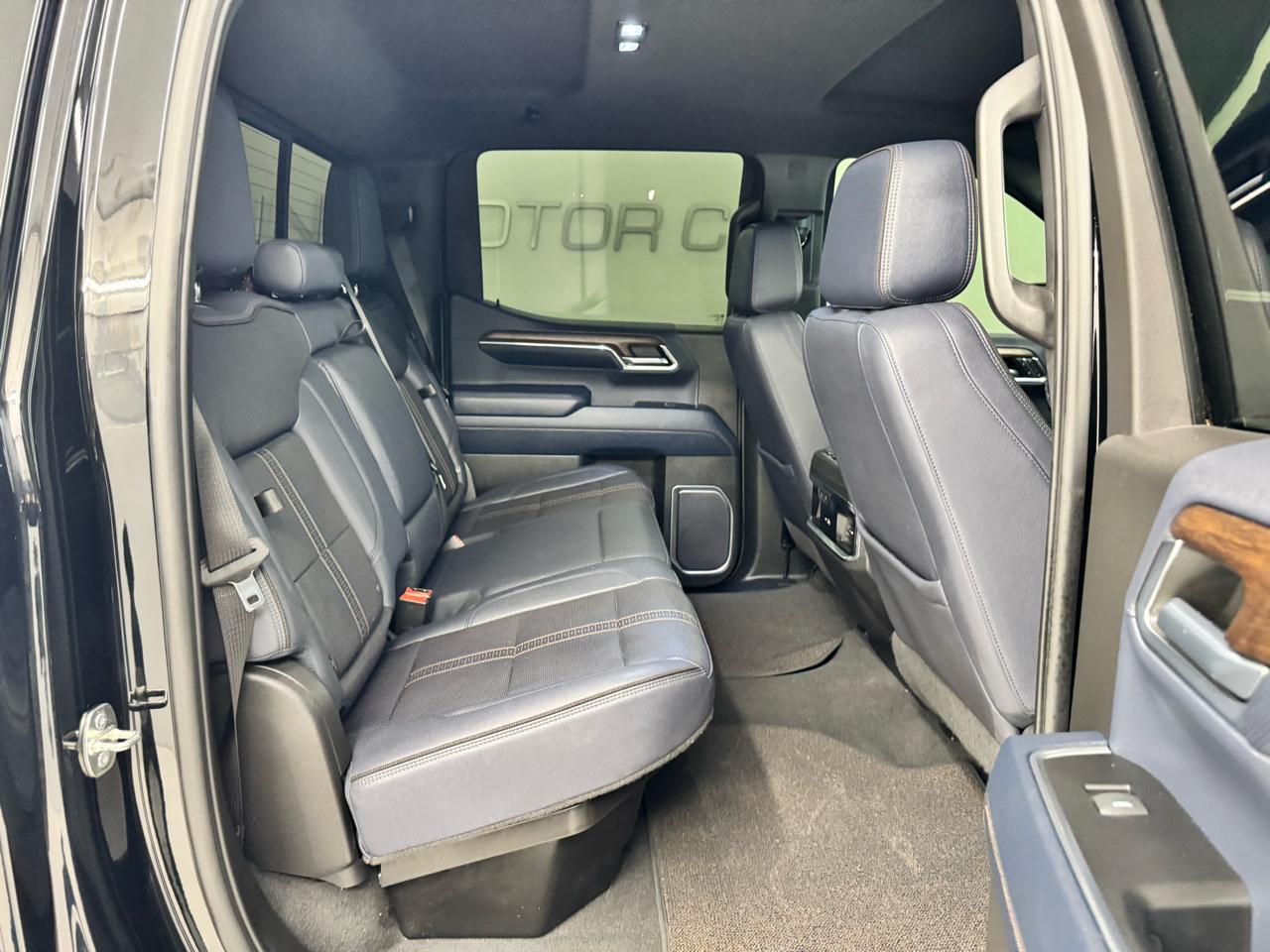 Chevrolet Silverado 1500 4WD Crew Cab 147" High Country 2023