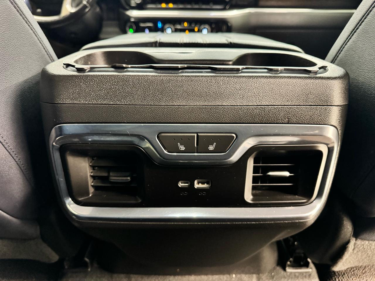 Chevrolet Silverado 1500 4WD Crew Cab 147" High Country 2023