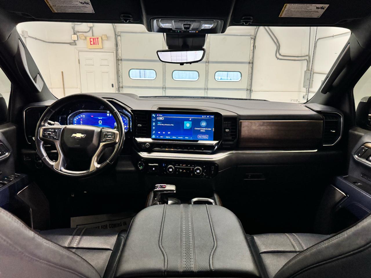 Chevrolet Silverado 1500 4WD Crew Cab 147" High Country 2023