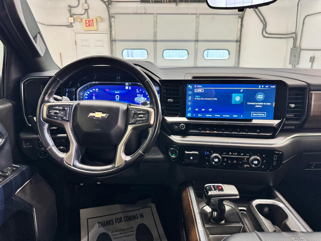 Chevrolet Silverado 1500 4WD Crew Cab 147" High Country 2023