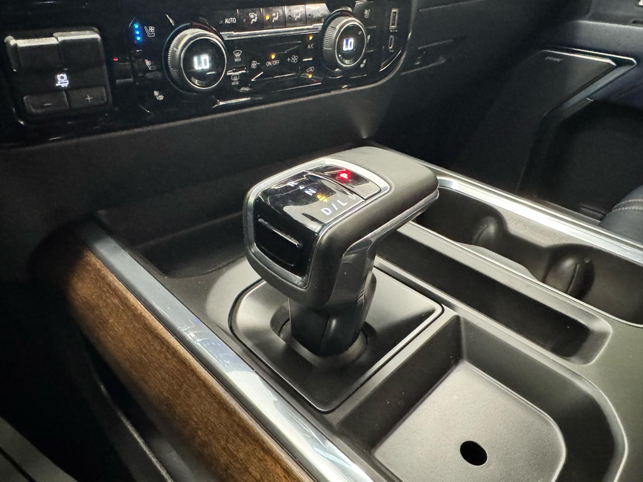 Chevrolet Silverado 1500 4WD Crew Cab 147" High Country 2023