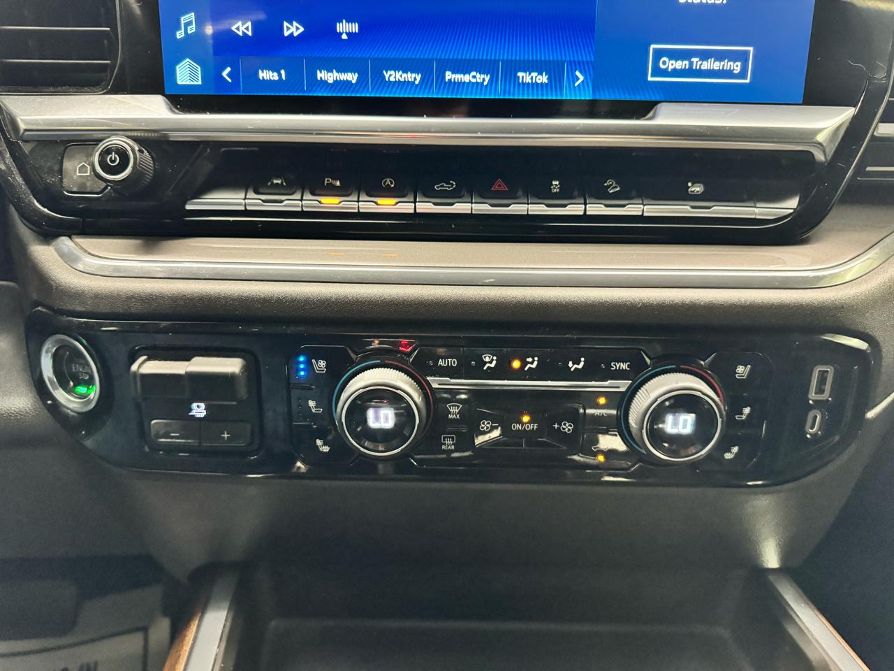 Chevrolet Silverado 1500 4WD Crew Cab 147" High Country 2023