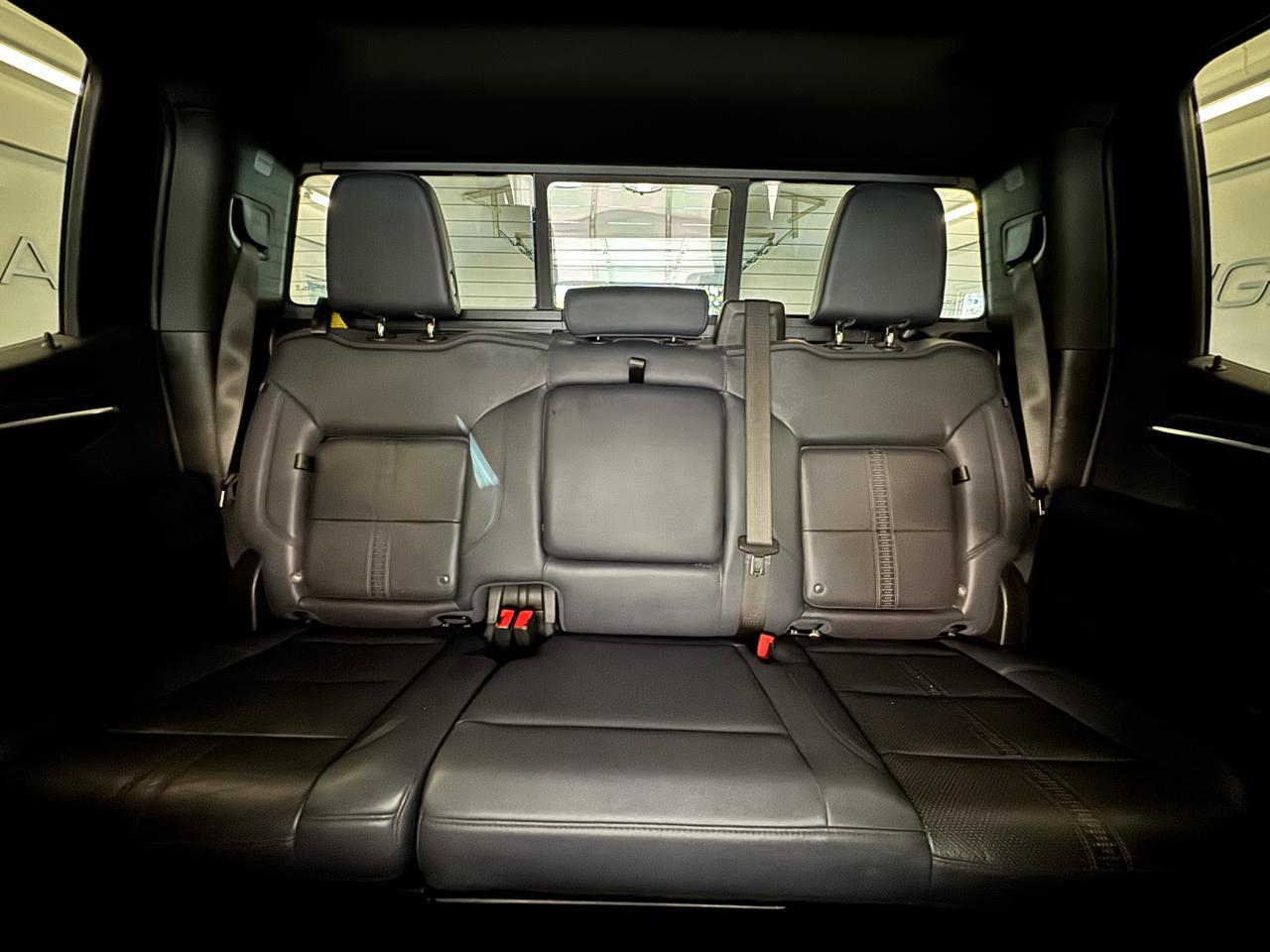 Chevrolet Silverado 1500 4WD Crew Cab 147" High Country 2023
