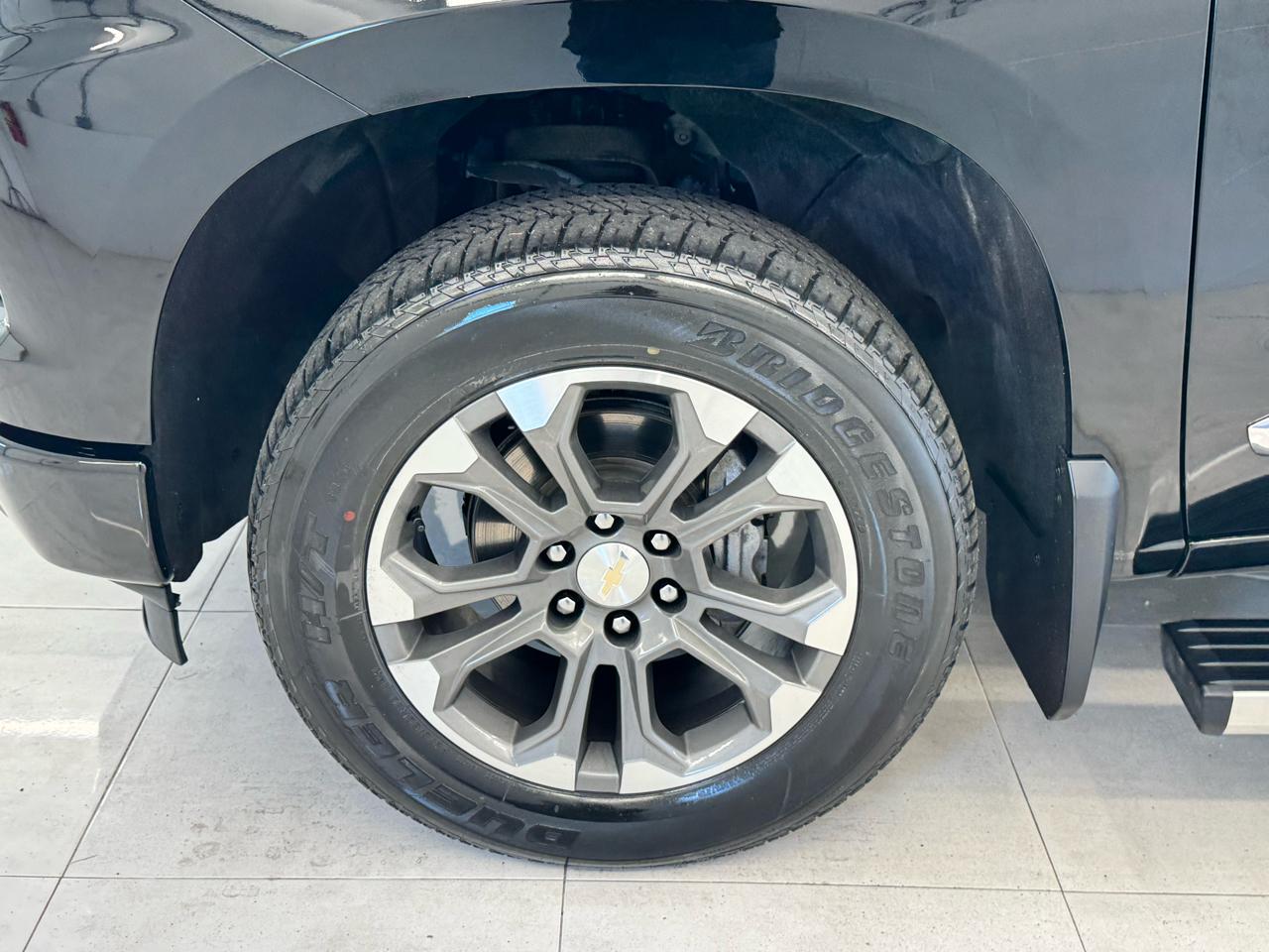 Chevrolet Silverado 1500 4WD Crew Cab 147" High Country 2023