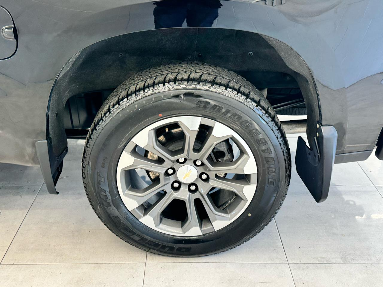 Chevrolet Silverado 1500 4WD Crew Cab 147" High Country 2023