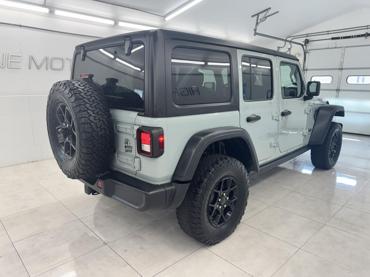 Jeep Wrangler 4xe Willys 4x4 2024