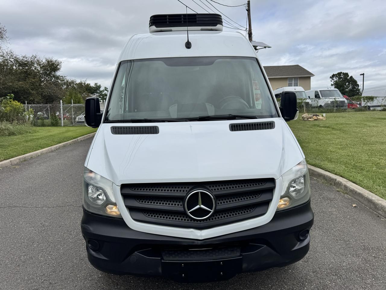 Mercedes-Benz Sprinter Cargo Van 2500 Standard Roof V6 144" Worker RWD 2018