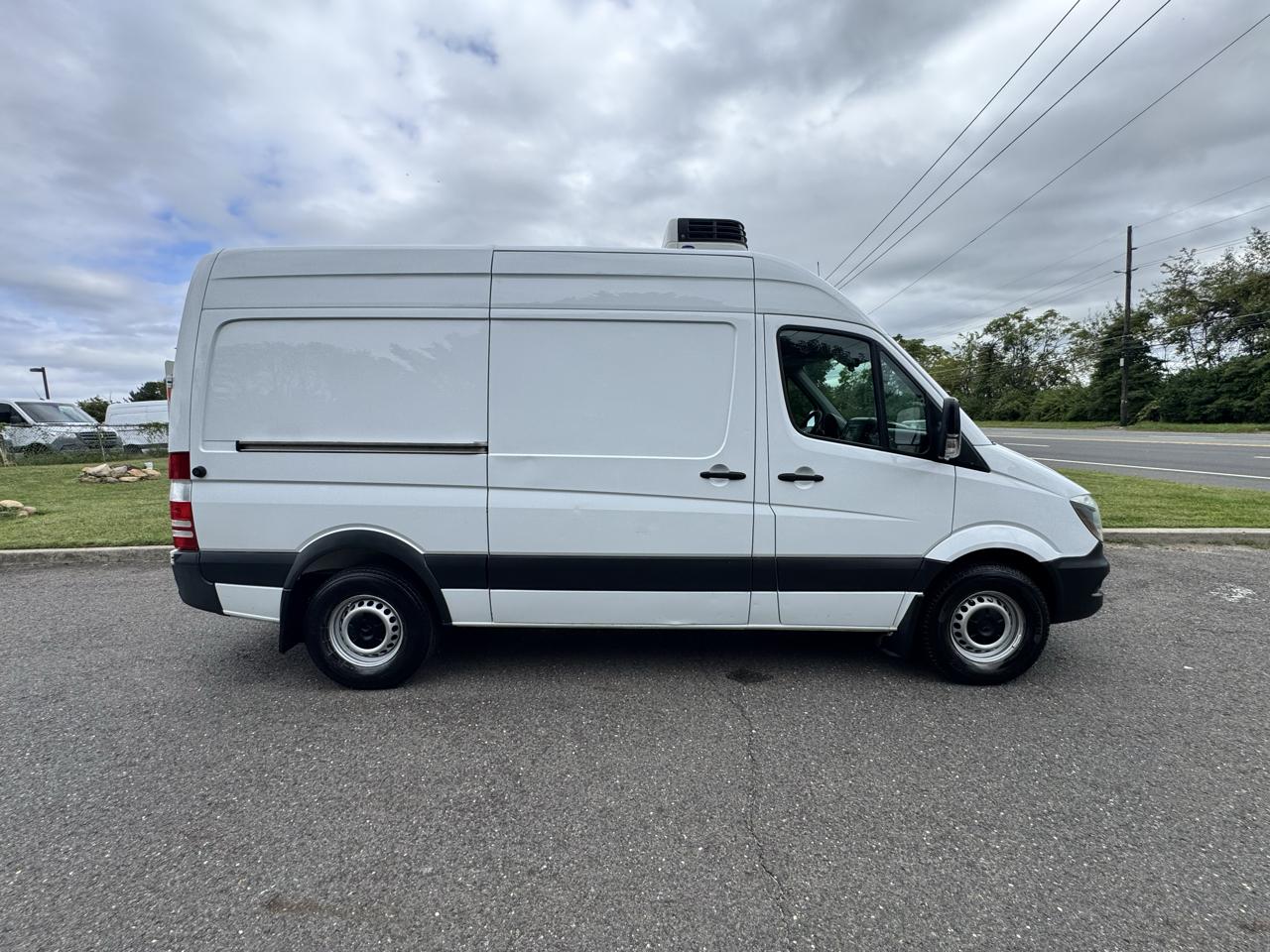 Mercedes-Benz Sprinter Cargo Van 2500 Standard Roof V6 144" Worker RWD 2018