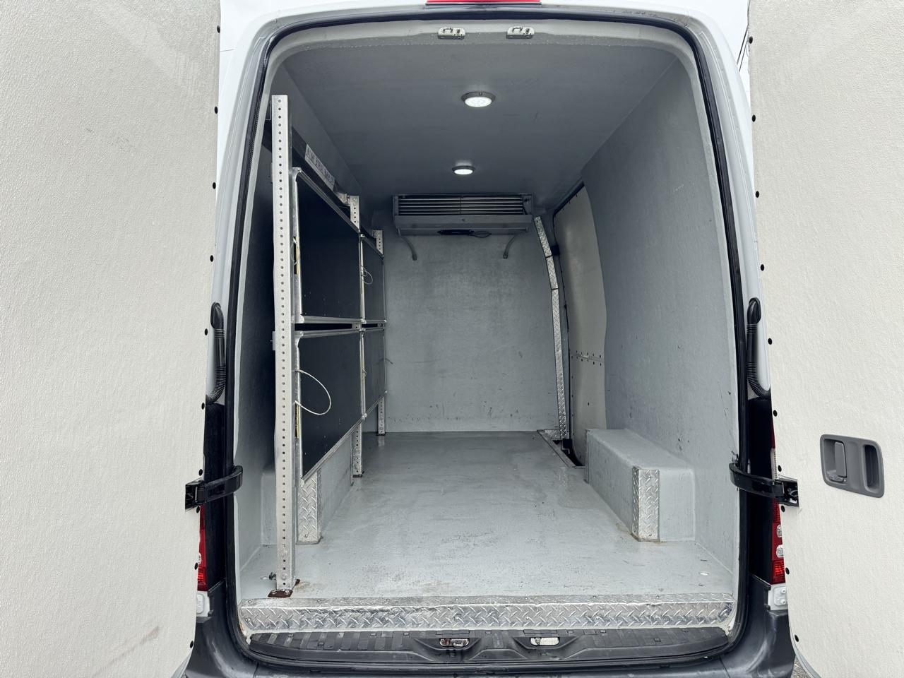 Mercedes-Benz Sprinter Cargo Van 2500 Standard Roof V6 144" Worker RWD 2018