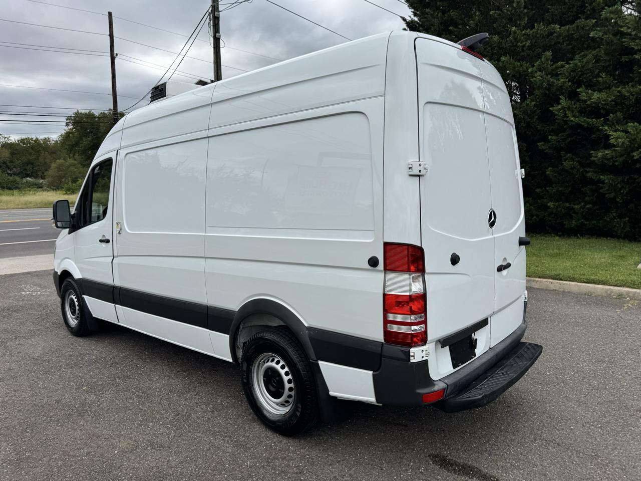 Mercedes-Benz Sprinter Cargo Van 2500 Standard Roof V6 144" Worker RWD 2018