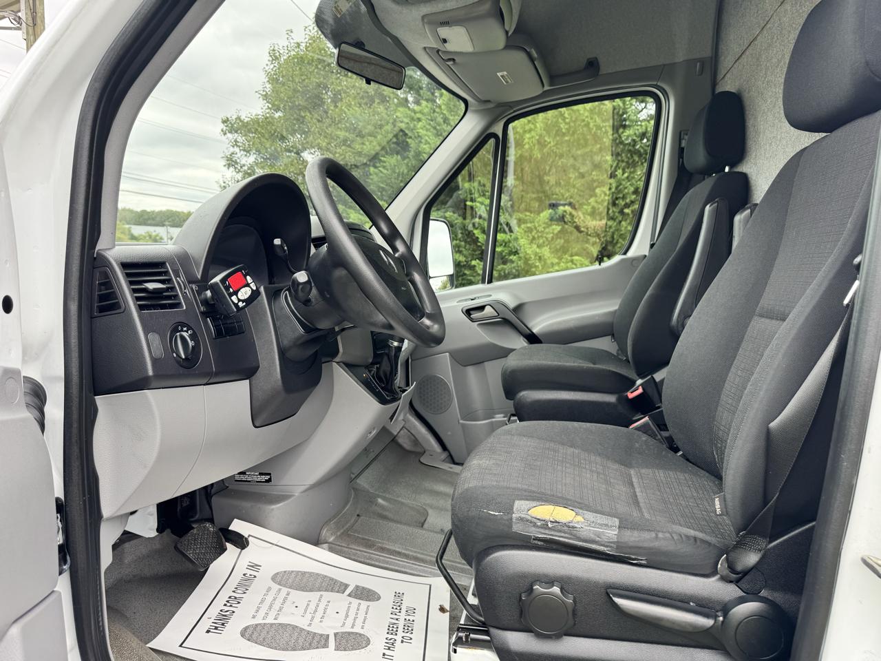 Mercedes-Benz Sprinter Cargo Van 2500 Standard Roof V6 144" Worker RWD 2018