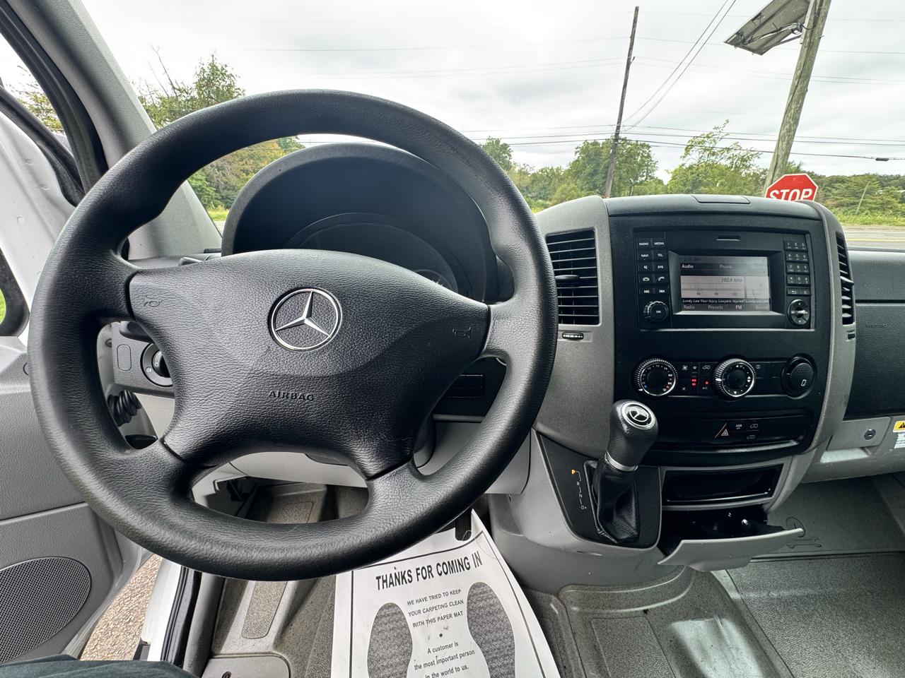 Mercedes-Benz Sprinter Cargo Van 2500 Standard Roof V6 144" Worker RWD 2018