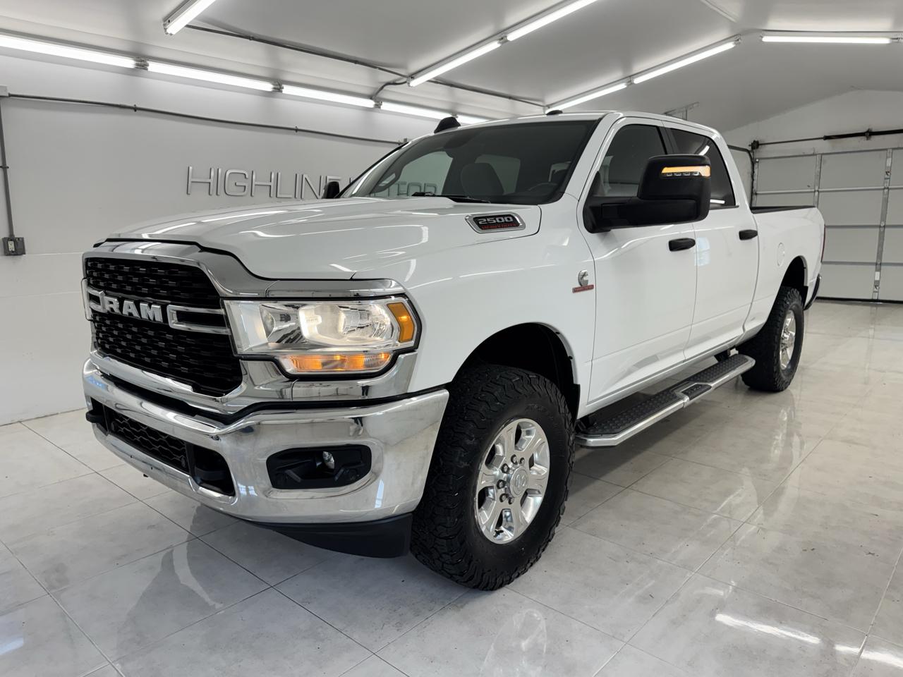 RAM 2500 Big Horn 4x4 Crew Cab 6'4" Box 2024
