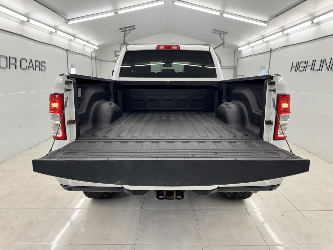 RAM 2500 Big Horn 4x4 Crew Cab 6'4" Box 2024