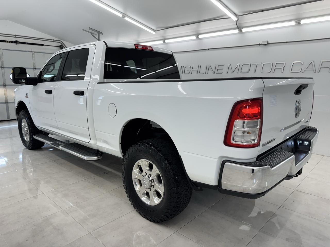 RAM 2500 Big Horn 4x4 Crew Cab 6'4" Box 2024