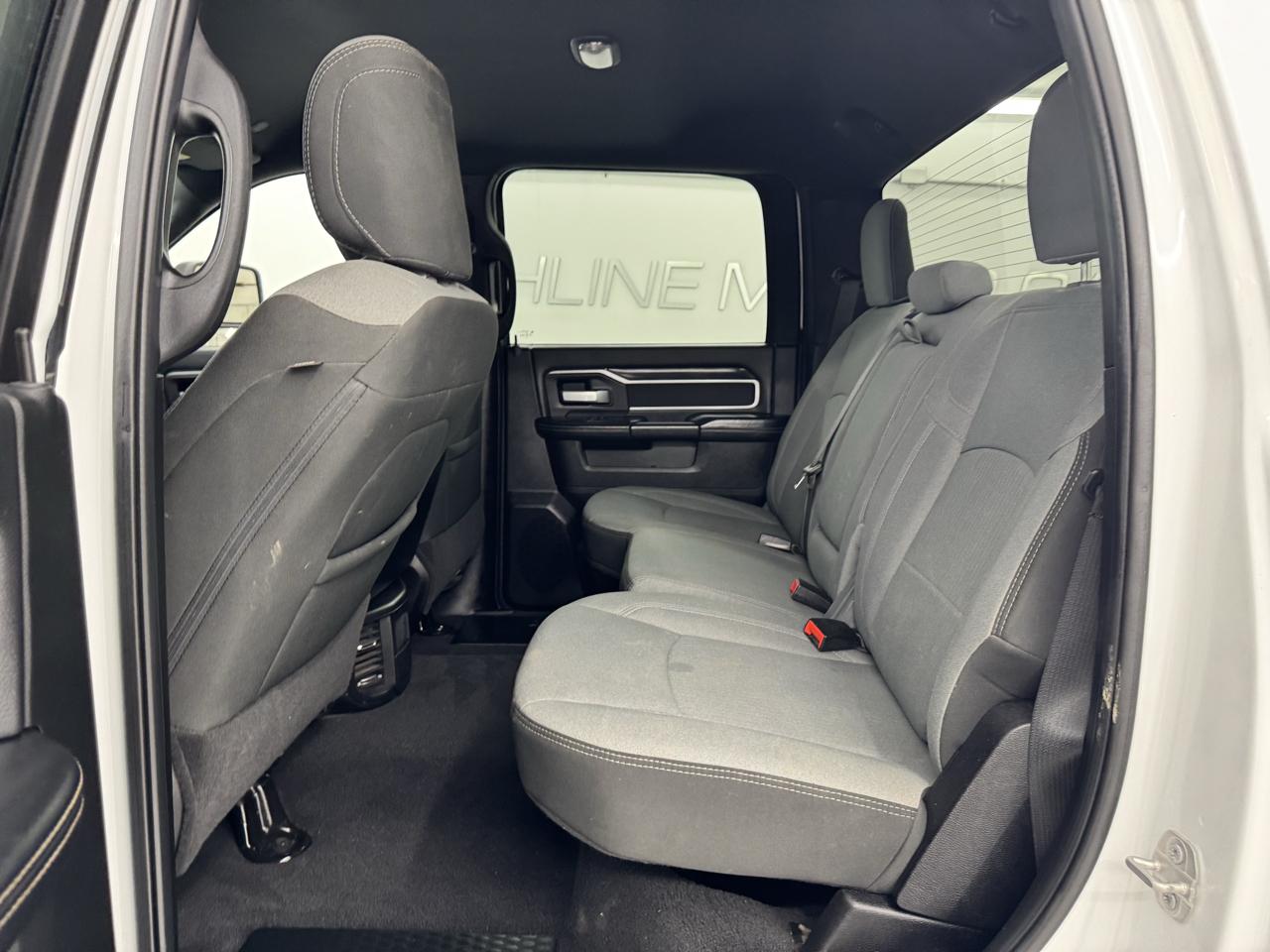 RAM 2500 Big Horn 4x4 Crew Cab 6'4" Box 2024