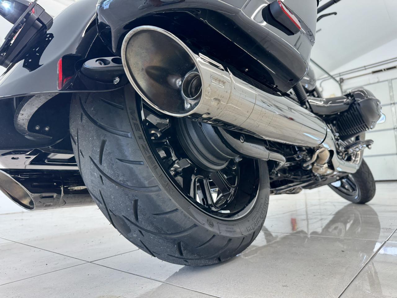 BMW R18  2024
