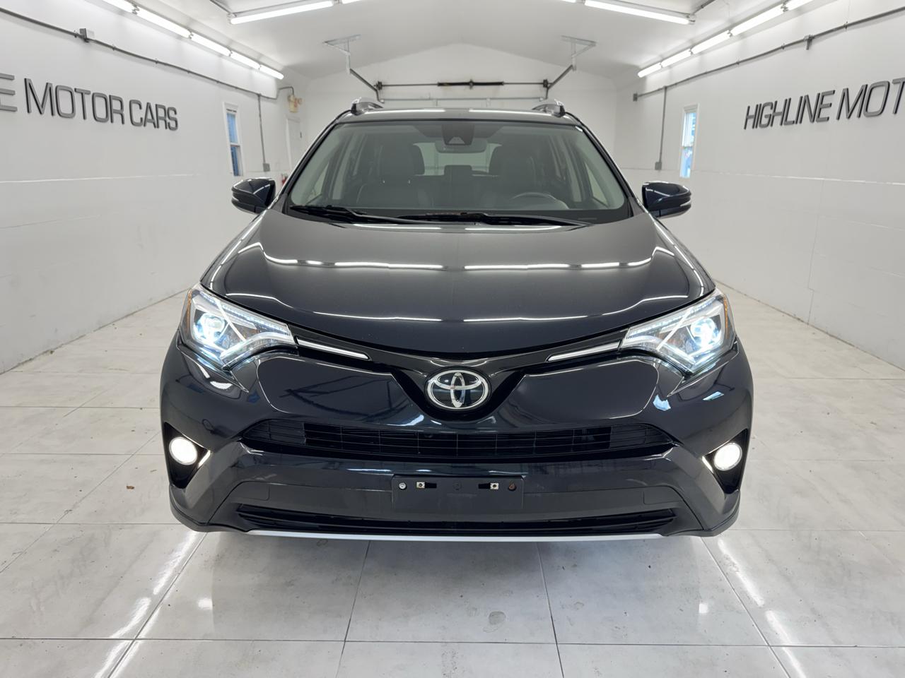 Toyota RAV4 Limited AWD (Natl) 2017