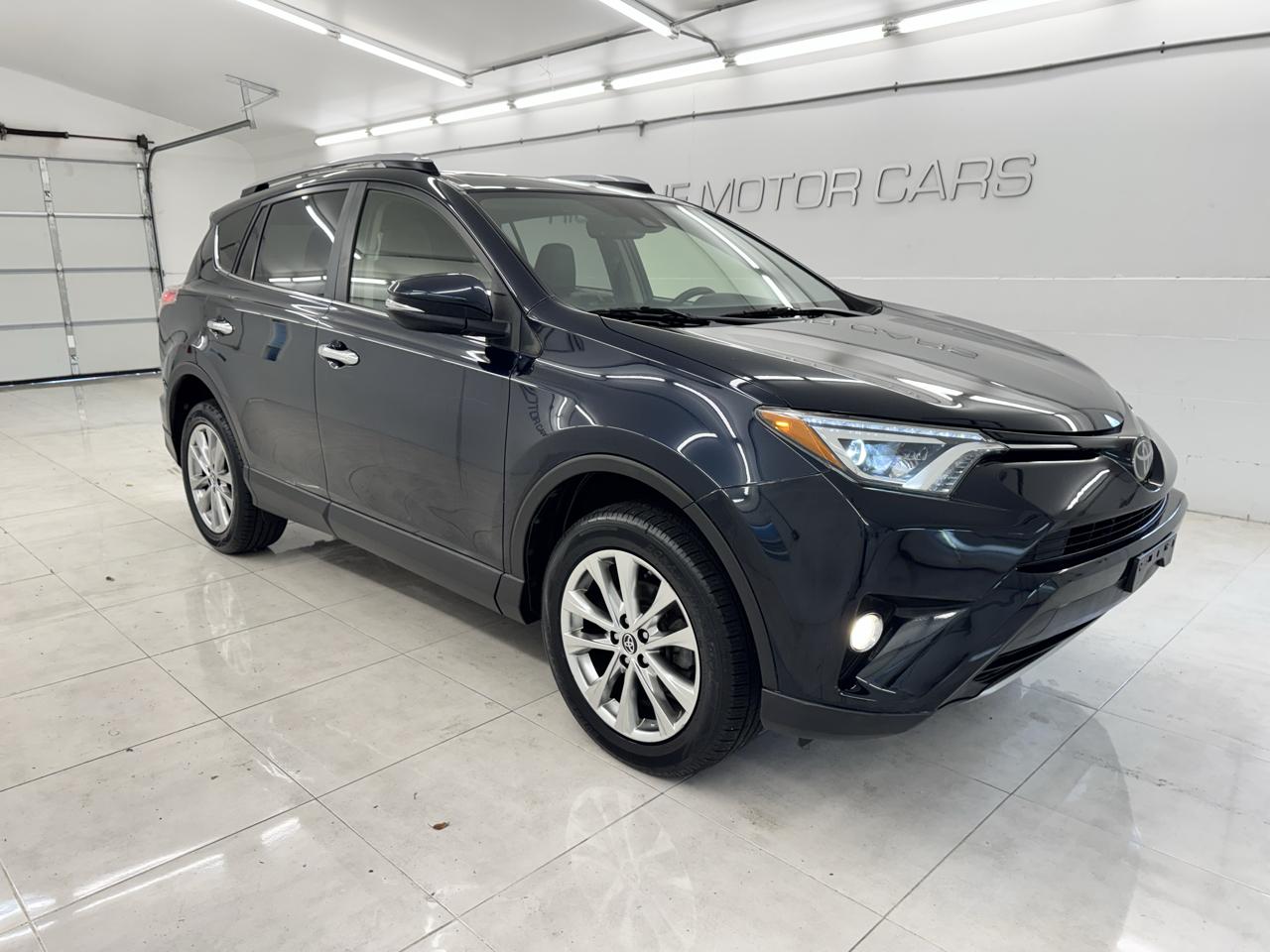 Toyota RAV4 Limited AWD (Natl) 2017