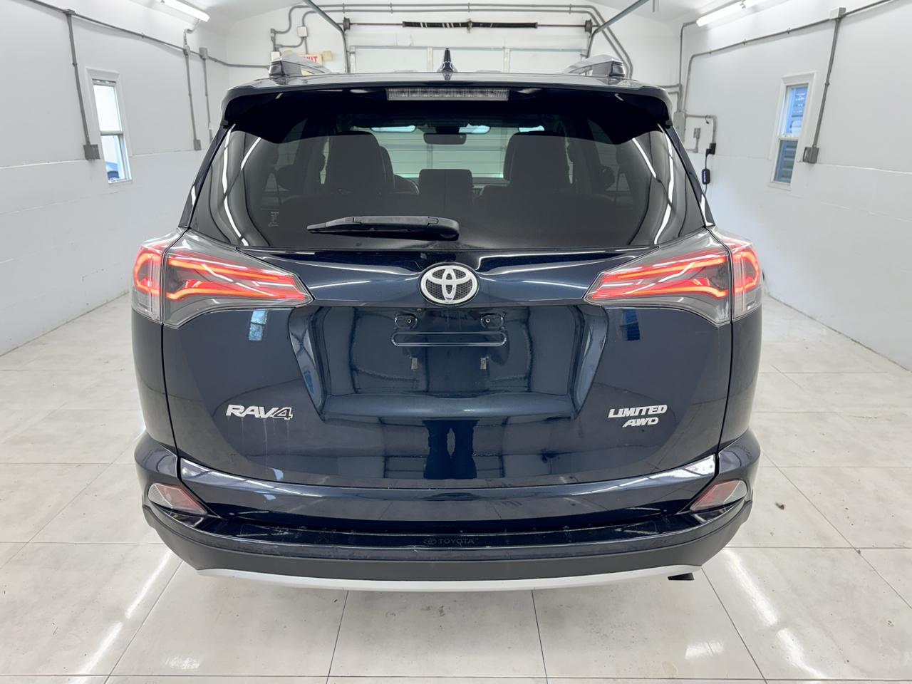 Toyota RAV4 Limited AWD (Natl) 2017