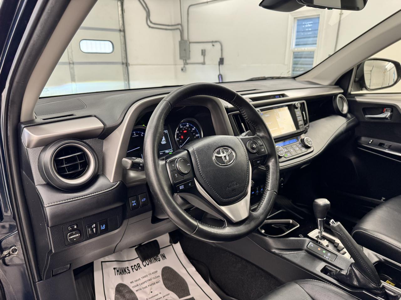 Toyota RAV4 Limited AWD (Natl) 2017