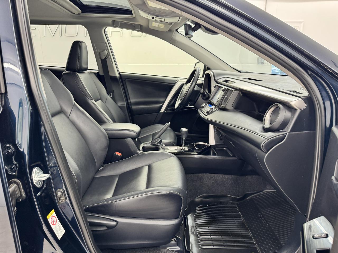 Toyota RAV4 Limited AWD (Natl) 2017