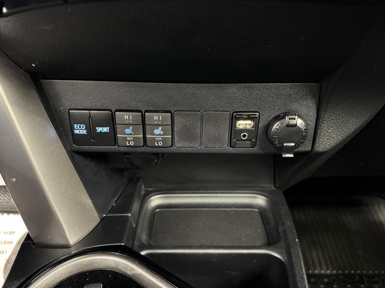 Toyota RAV4 Limited AWD (Natl) 2017