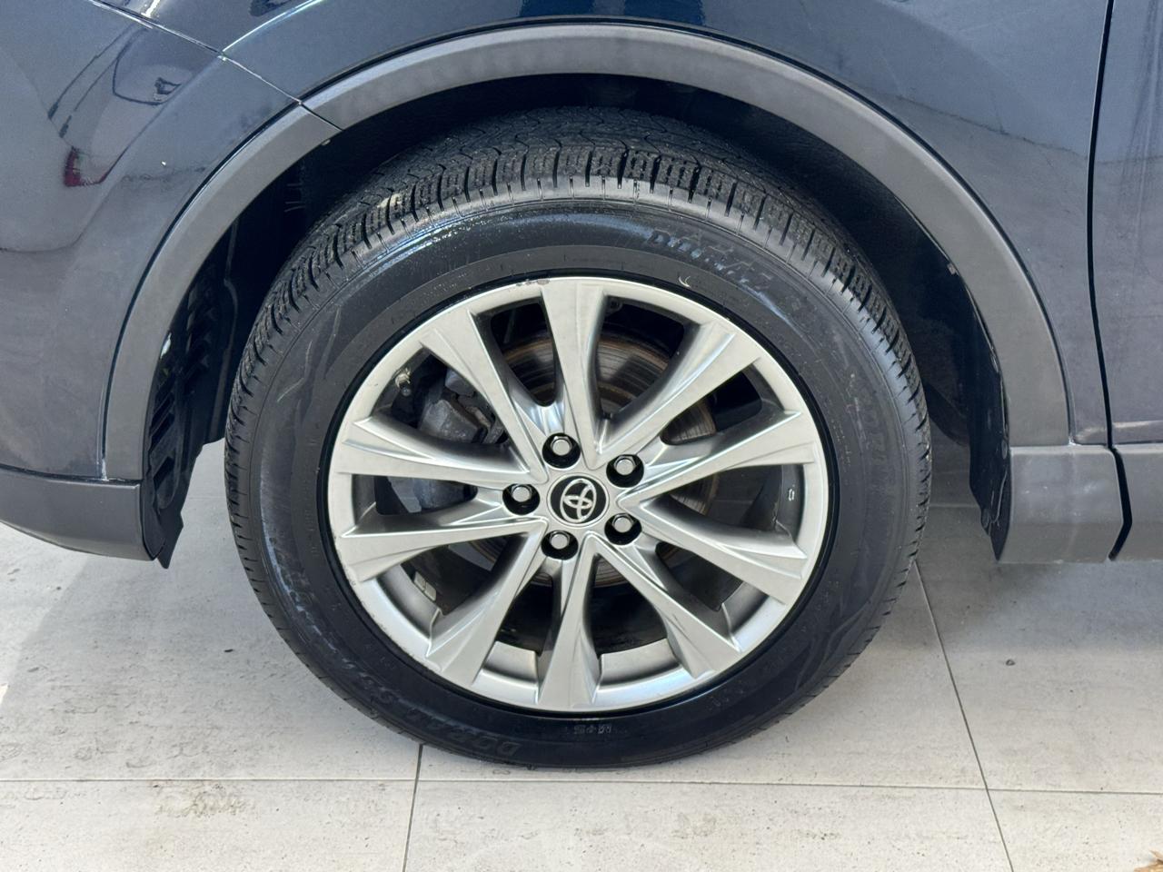 Toyota RAV4 Limited AWD (Natl) 2017