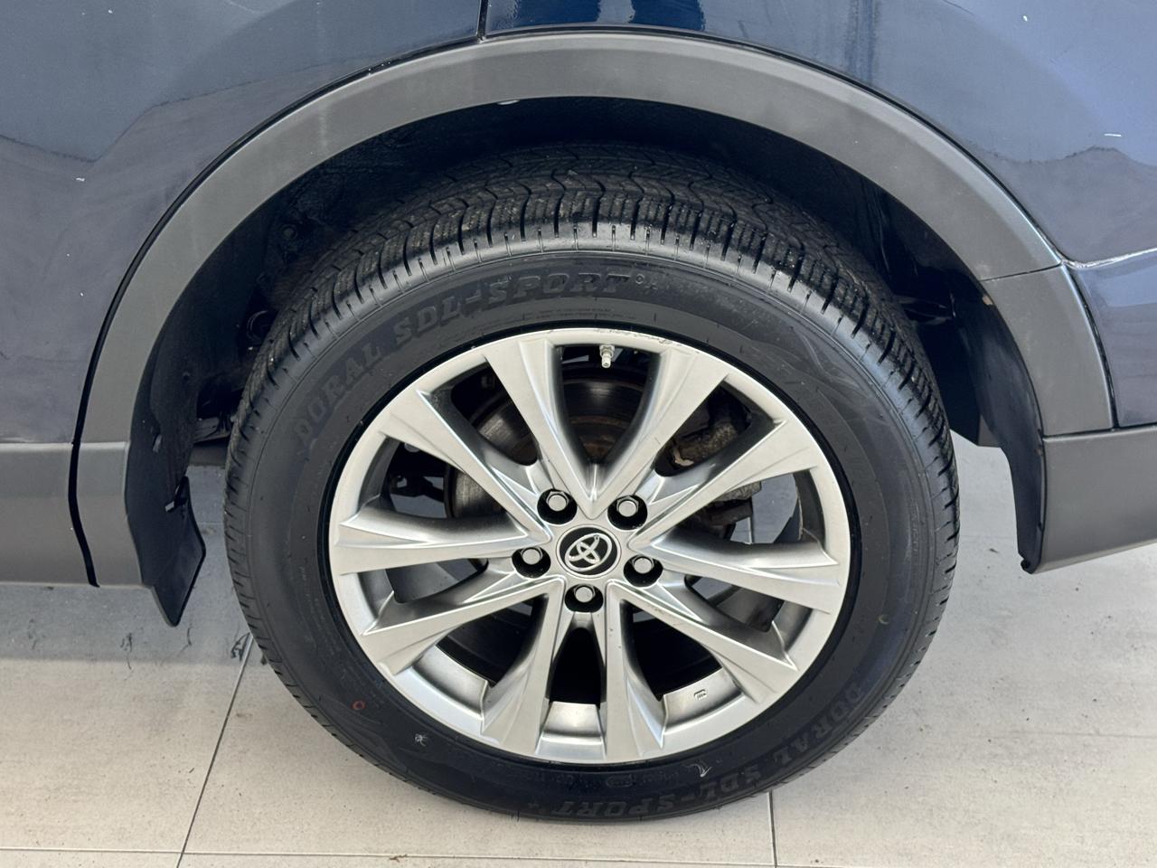 Toyota RAV4 Limited AWD (Natl) 2017