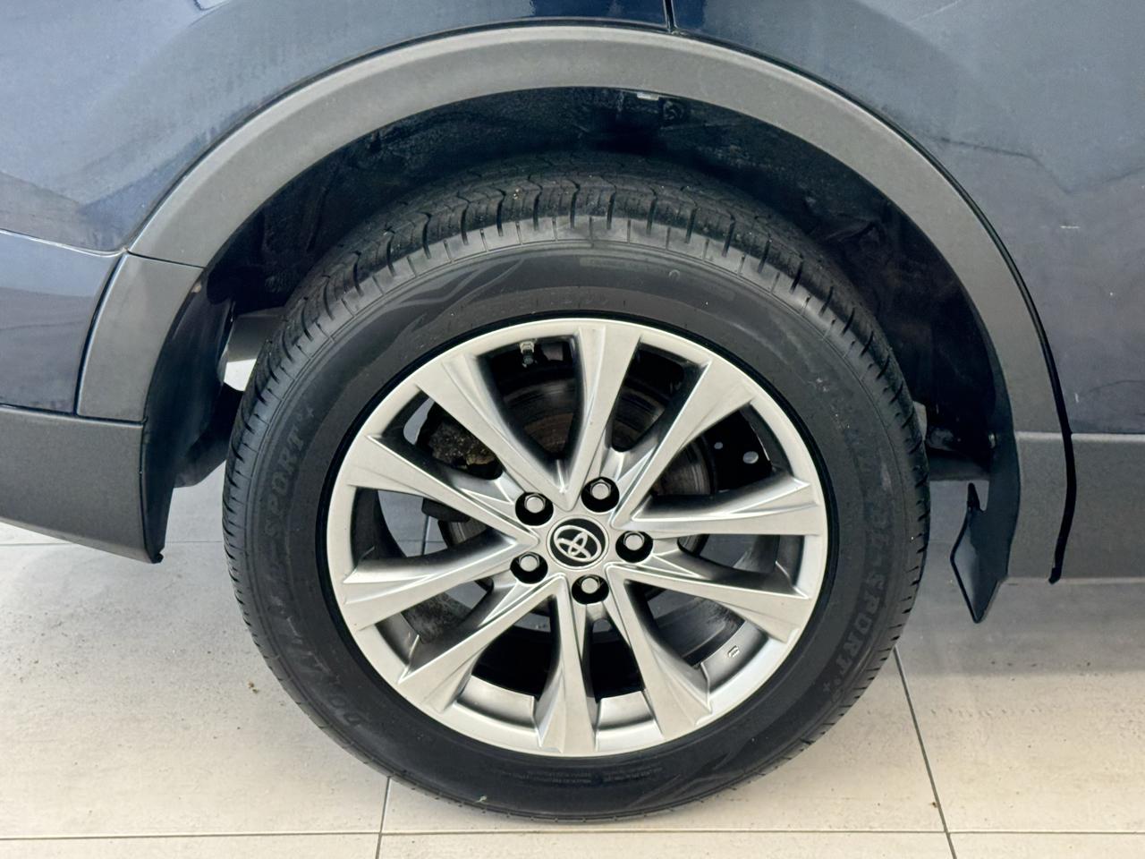 Toyota RAV4 Limited AWD (Natl) 2017