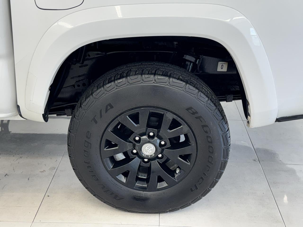 Toyota Tacoma 2WD TRD Off Road Double Cab 5' Bed V6 AT (Natl) 2019