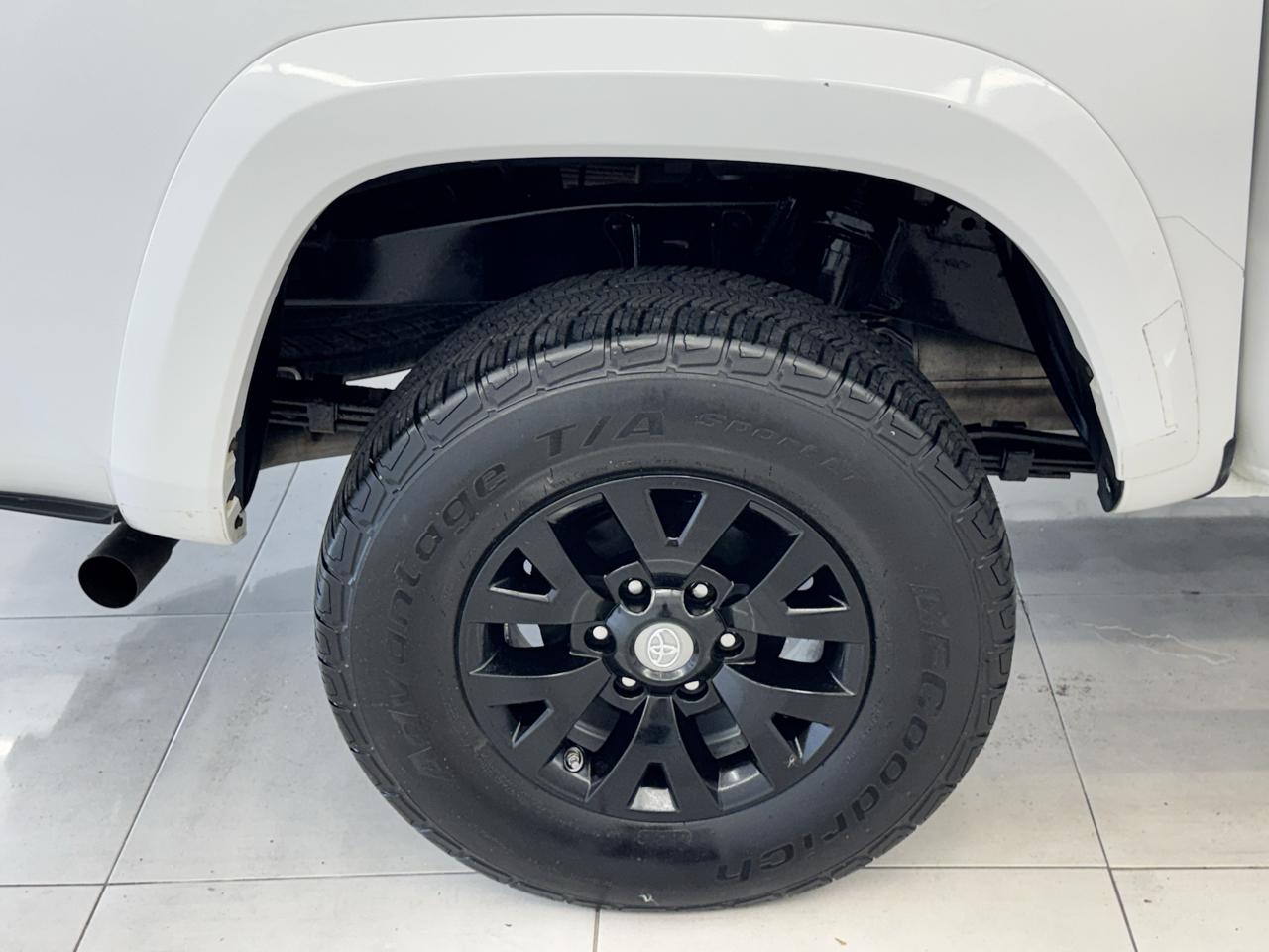 Toyota Tacoma 2WD TRD Off Road Double Cab 5' Bed V6 AT (Natl) 2019