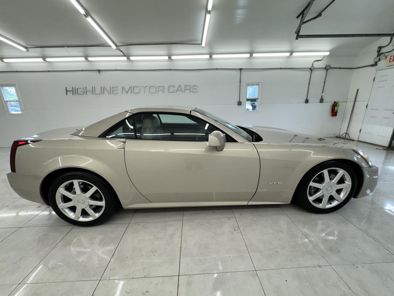 Cadillac XLR 2dr Convertible 2006
