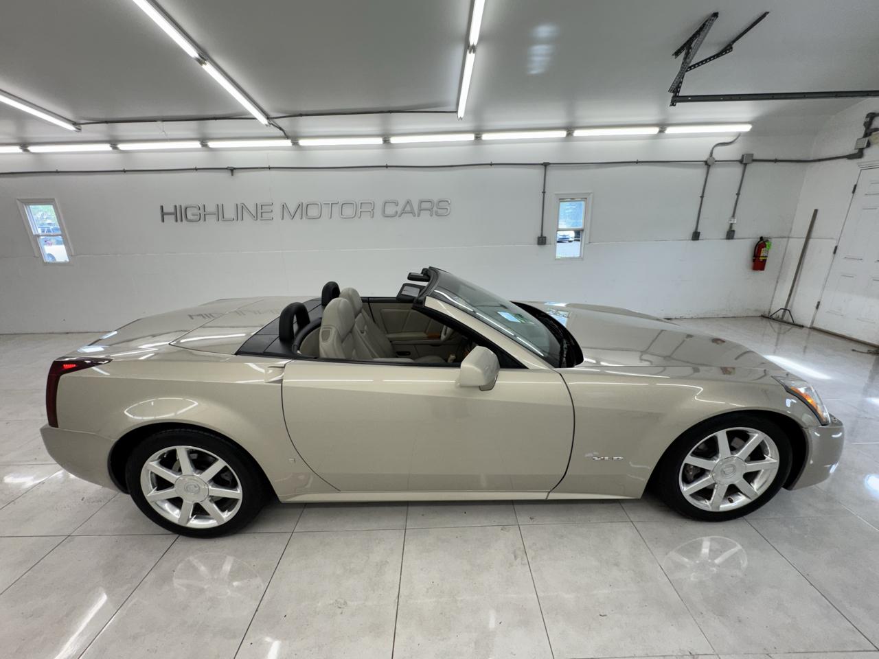 Cadillac XLR 2dr Convertible 2006