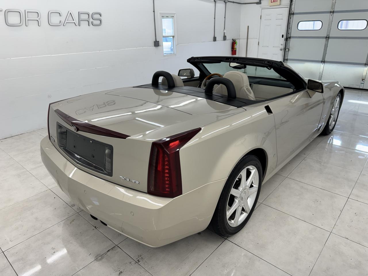 Cadillac XLR 2dr Convertible 2006