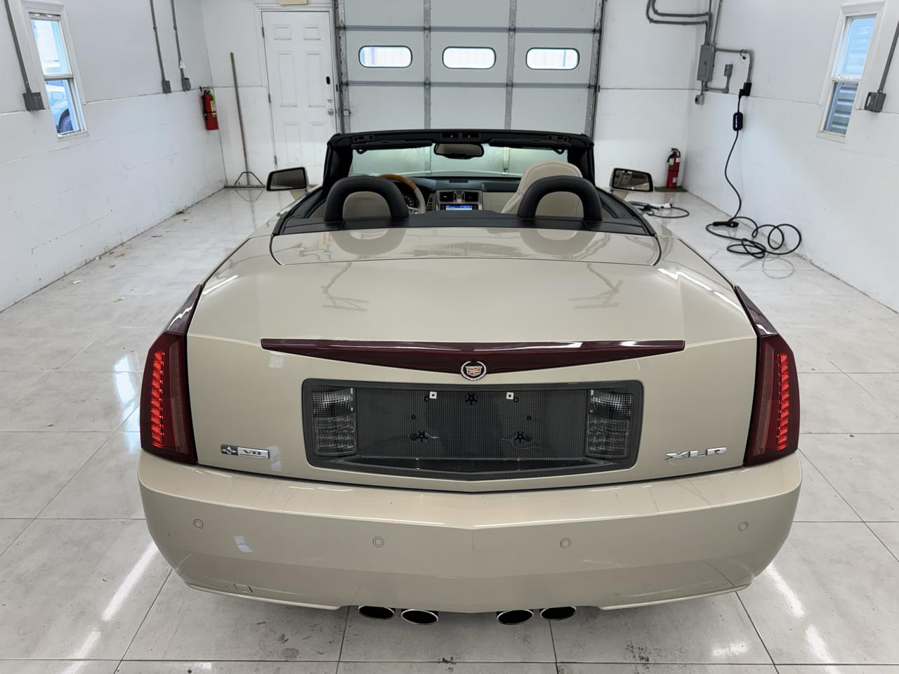 Cadillac XLR 2dr Convertible 2006