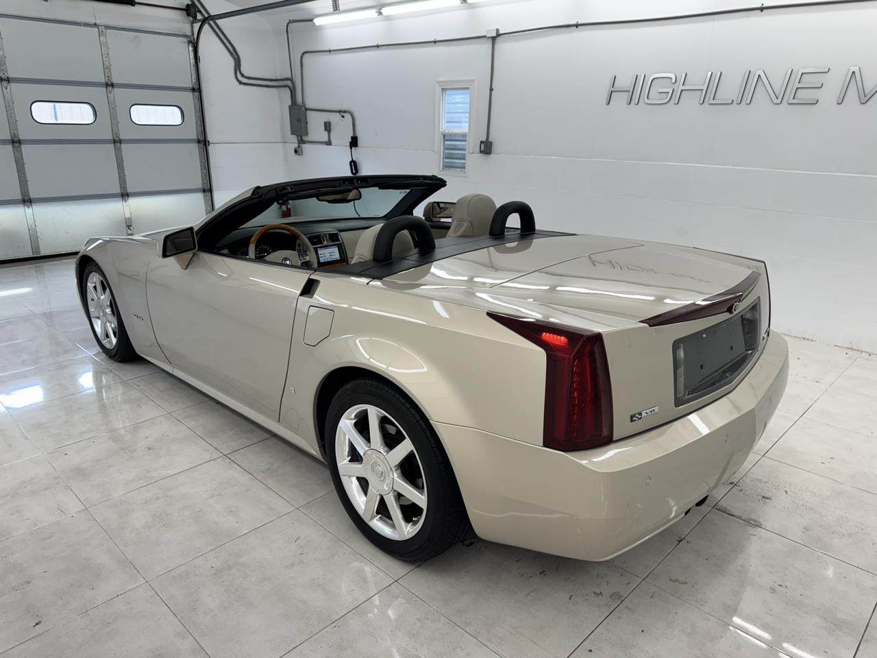 Cadillac XLR 2dr Convertible 2006
