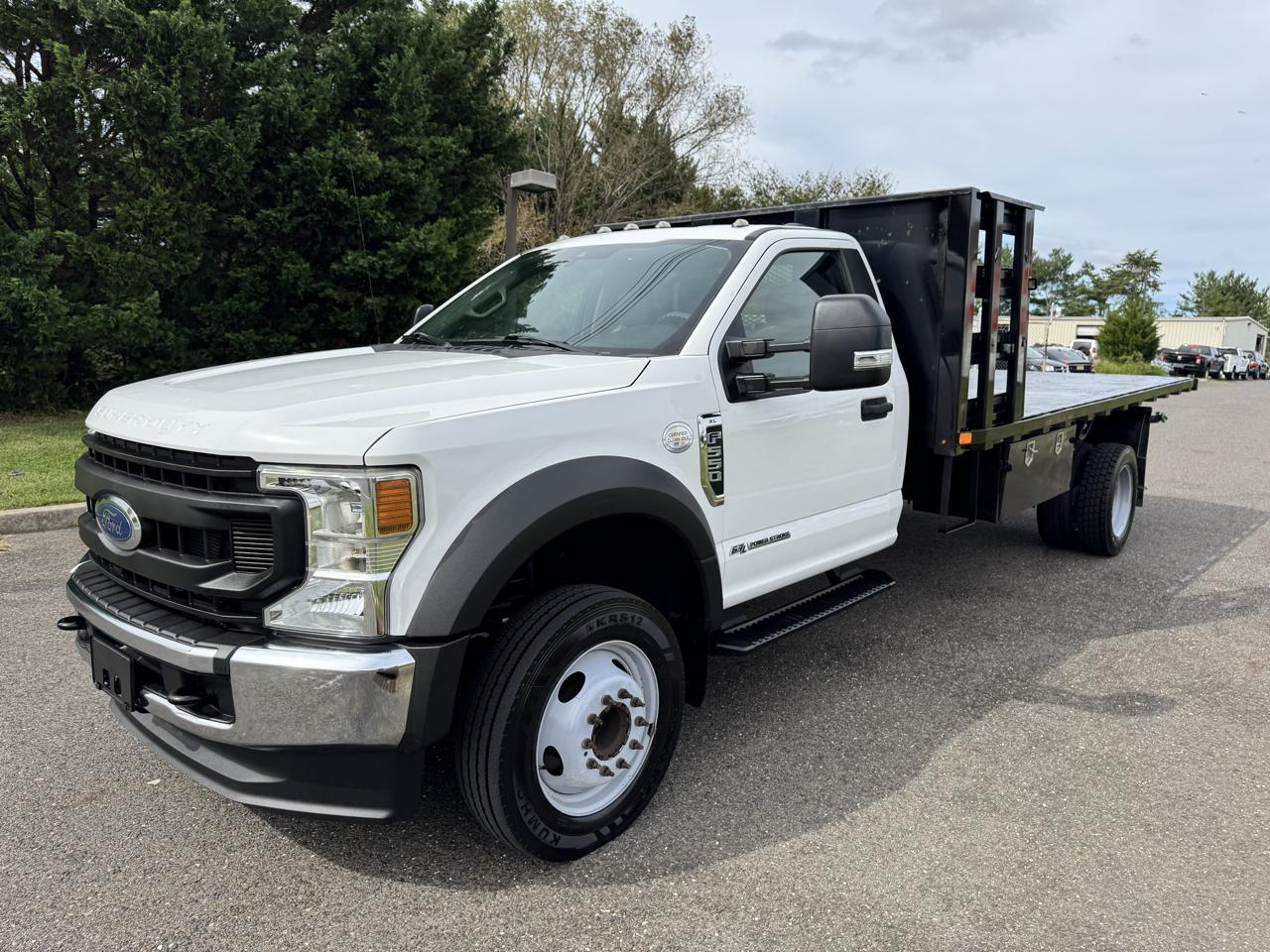 Ford Super Duty F-550 DRW XLT 2WD Reg Cab 145" WB 60" CA 2020